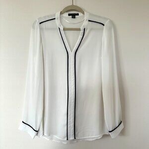Atmosphere, white/black, v-neck blouse, Size 6
